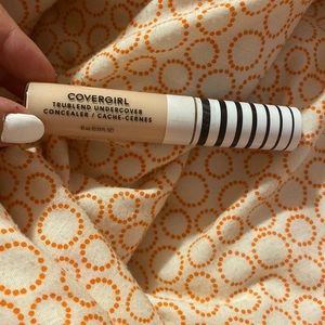cover girl true blend undercover concealer in porcelaine